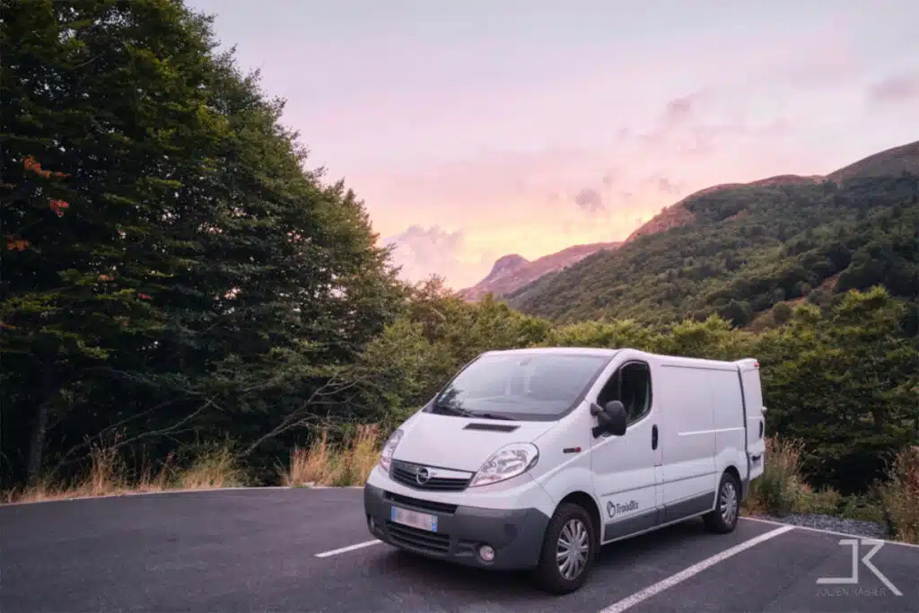 nuit en van dans le cantal